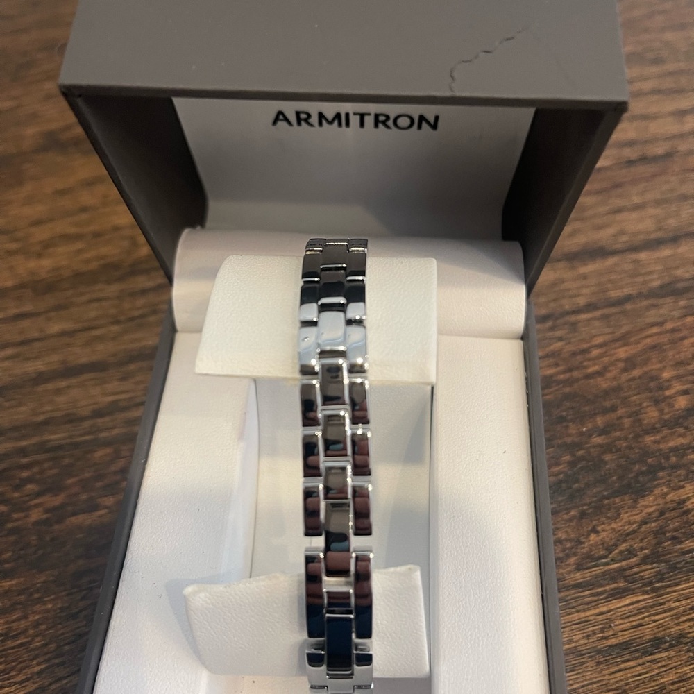 Armitron Watch - Picture 2 of 3